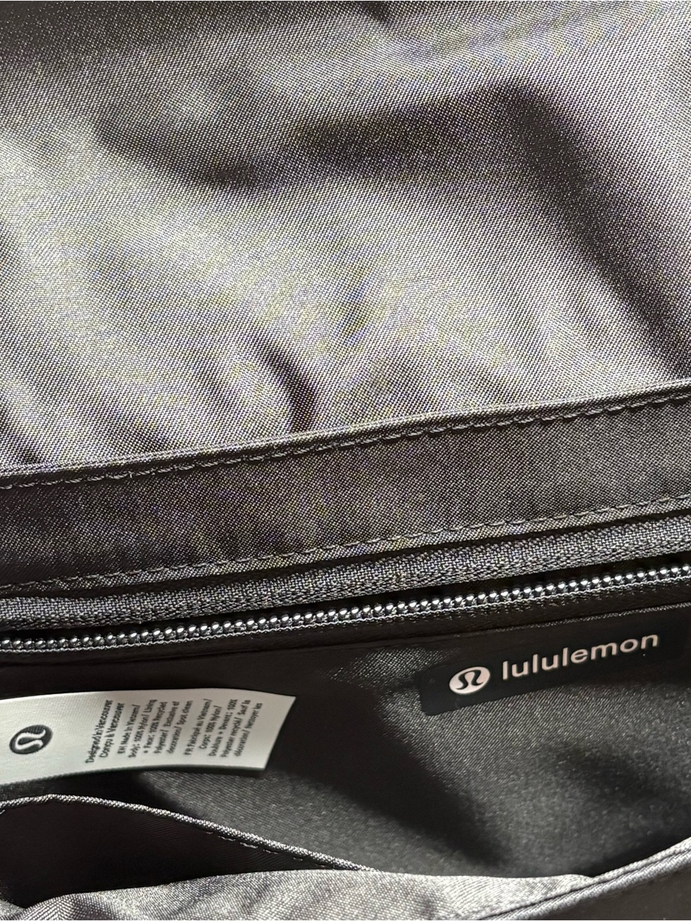 Lululemon Wunderlust Multi-Pocket Crossbody Bag 3L - Picture 6 of 7